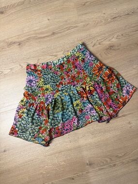 Urban Outfitters women’s floral mini skirt size M